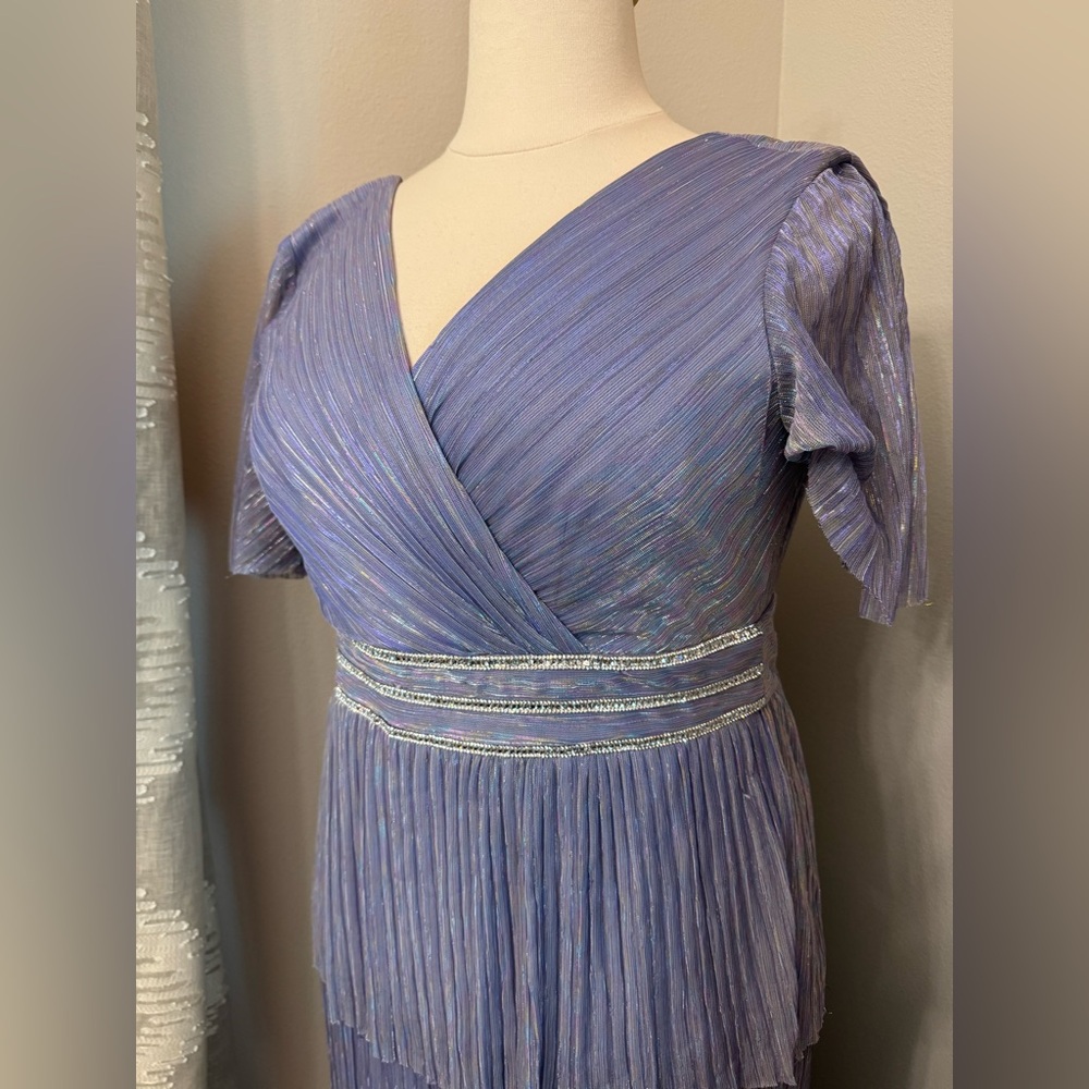 Plus Dress 💜 - Picture 2 of 8